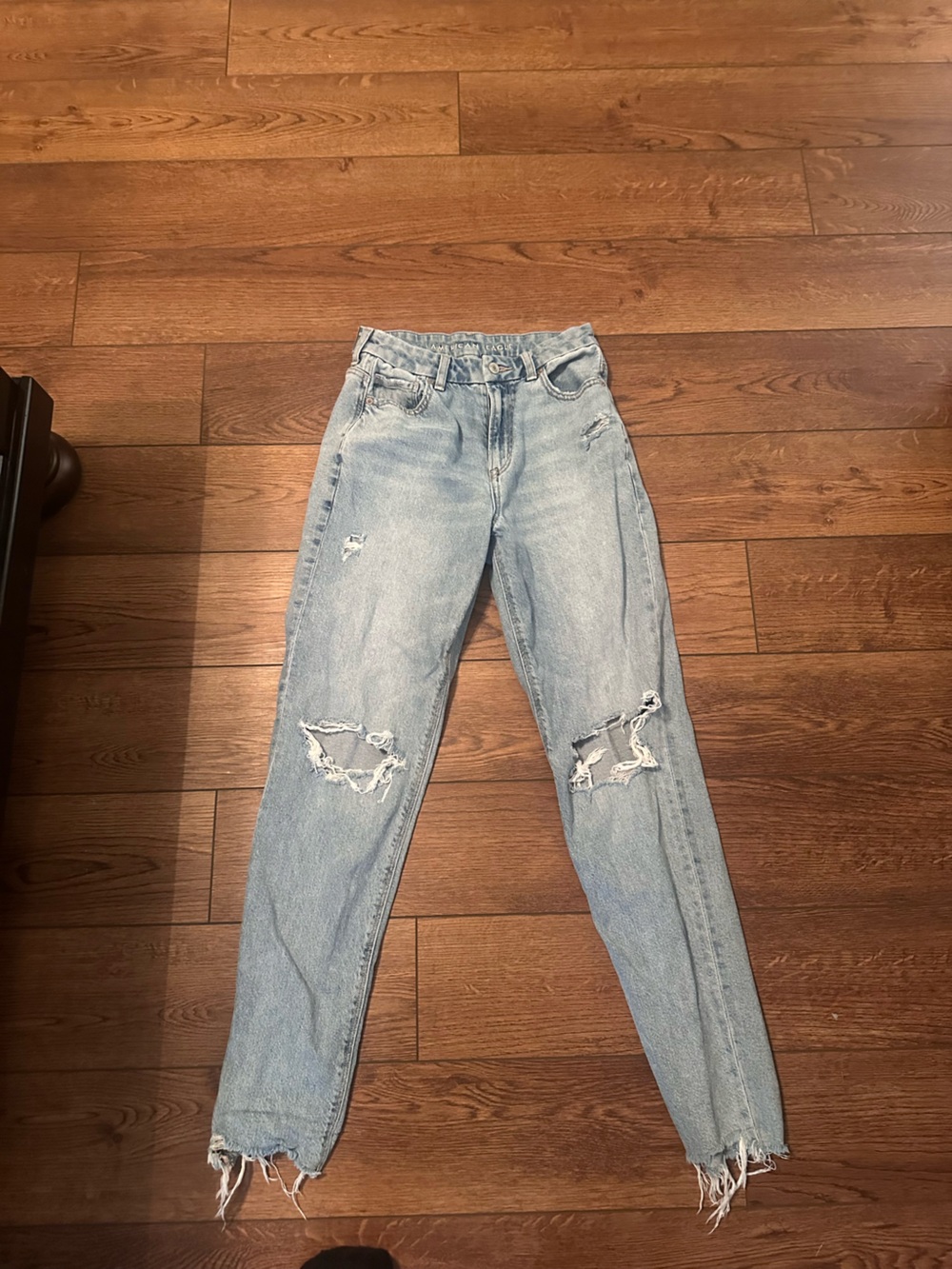 American Eagle Outfitters Light Wash Distressed Mom Jeans